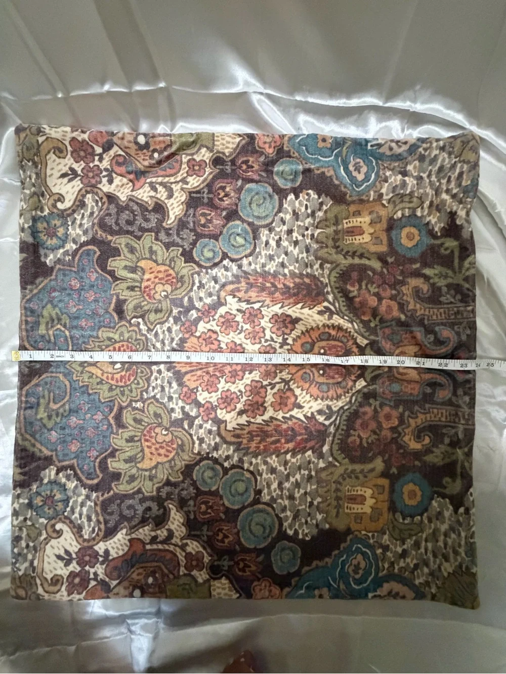 Pottery Barn 24x24 Pillow Covers Set of 2 Paisley Floral Boho Multicolor